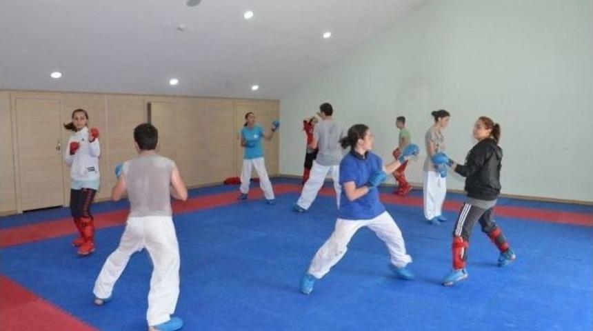 Karate Şampiyonasına D&uuml;zce&rsquo;den 23 Sporcu Gidiyor