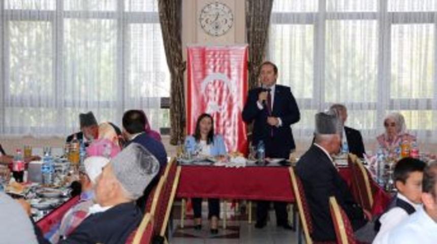 Şehit Yakınları Ve Gaziler Onuruna Yemek D&uuml;zenlendi