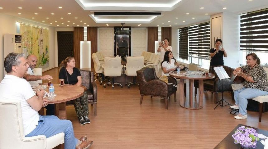 Randevusuz G&ouml;r&uuml;şmede M&uuml;zik Ziyafeti