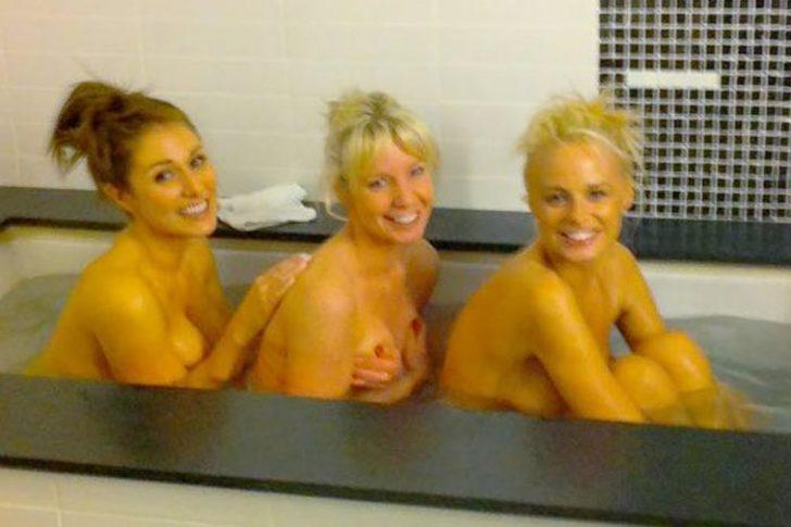 Tatilde Yine Üstsüz! G1