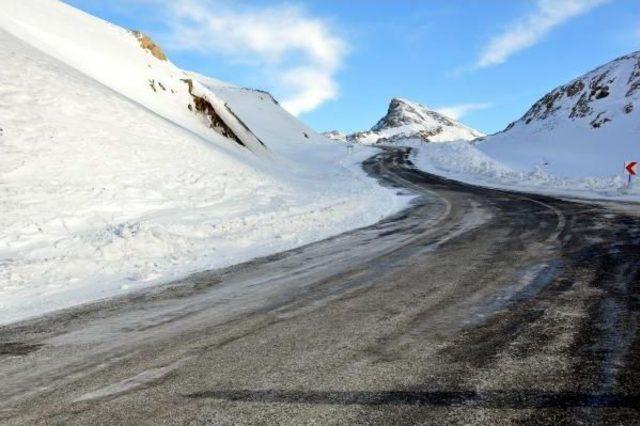 Van- Bahçesaray Yolu Açık