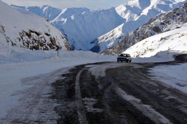 Van- Bahçesaray Yolu Açık