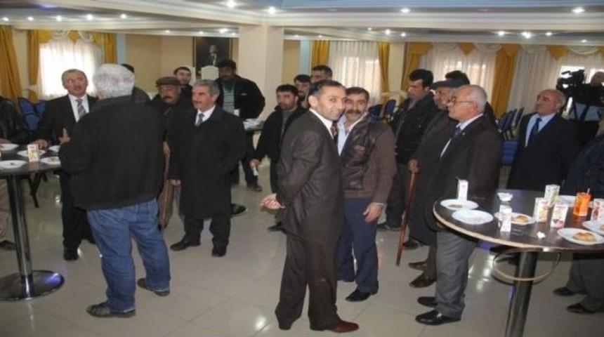 Belediye Başkanı Faruk K&ouml;ksoy Arabul Ve &Ccedil;elik Ailelerini Barıştırdı