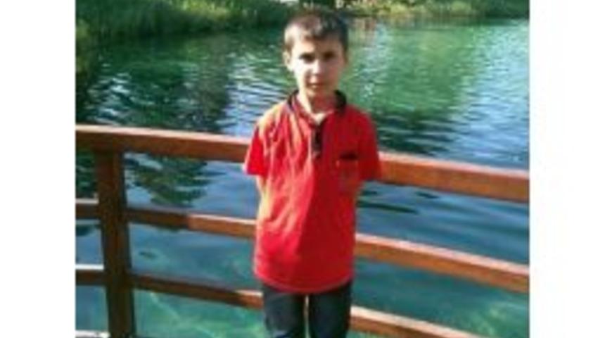 &Ccedil;alıştığı İş Yerinde Kamyonet Ve Palet Arasında Sıkışan &Ccedil;ocuk &Ouml;ld&uuml;