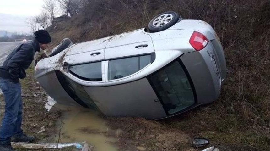 Kontrolden &Ccedil;ıkan Otomobil Takla Attı