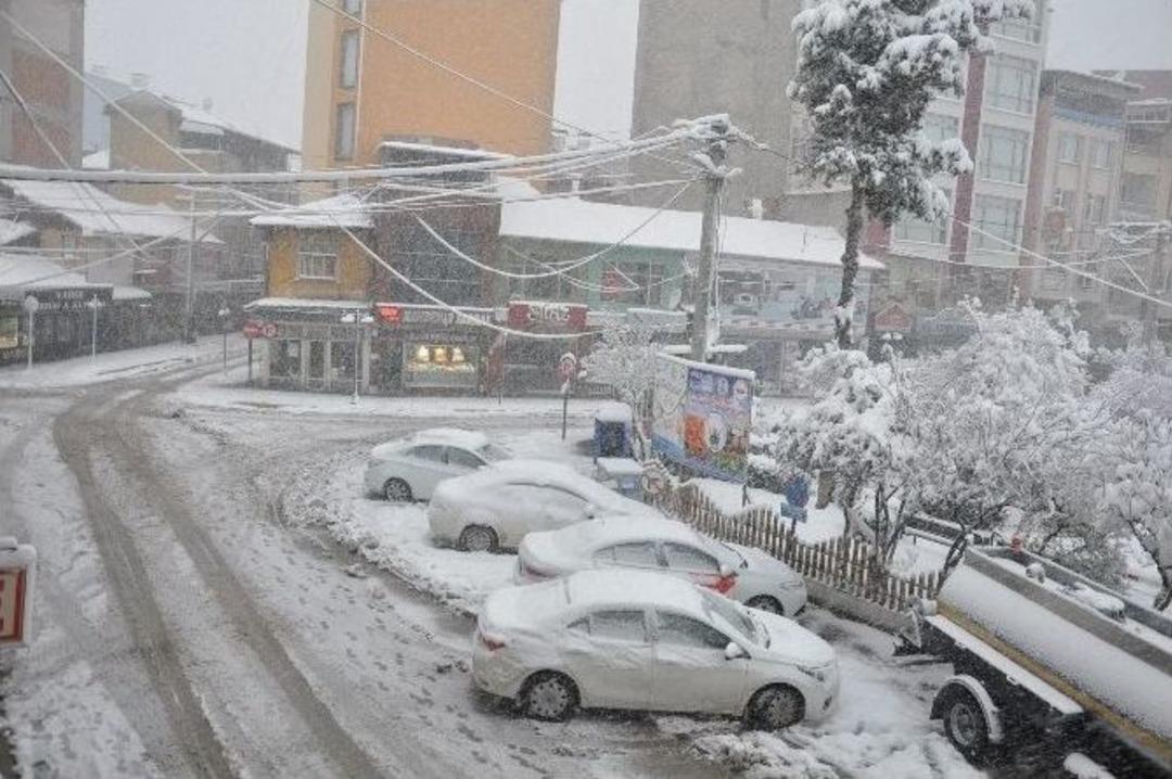 Başkan Yaralı Ve Hamile Kadınları Makam Arabası İle Hastaneye Taşıttı