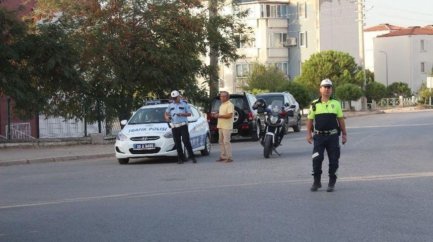 Bergama&rsquo;da Emniyetten Servis Ara&ccedil;larına Sıkı Denetim