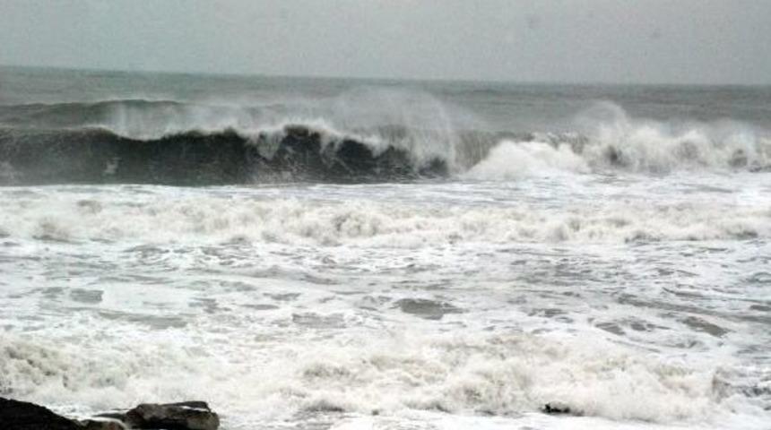 Akçakoca'da Poyraz Etkili Oldu