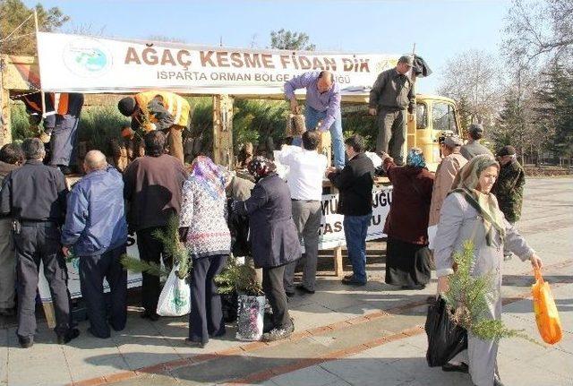 Afyonkarahisar’ın 4 İlçesinde 47 Bin Adet Ücretsiz Fidan Dağıtıldı