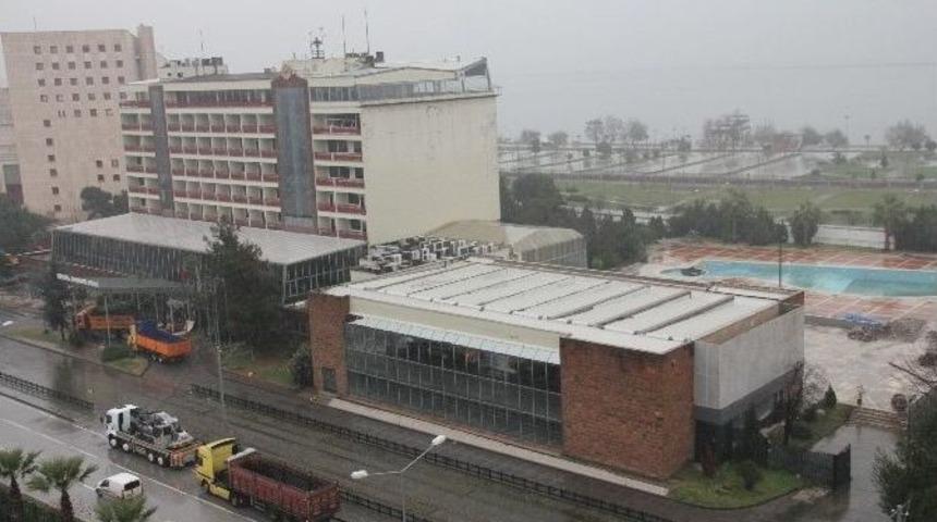 B&uuml;y&uuml;k Otel&rsquo;in Yıkımına Cumartesi Başlanacak