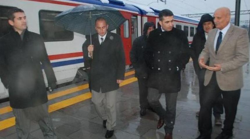 Banliy&ouml; Tren Deneme Seferleri Başladı