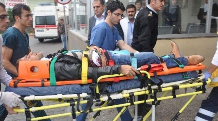 Adıyaman&rsquo;da Feci Kaza: 1 &Ouml;l&uuml;, 7 Yaralı