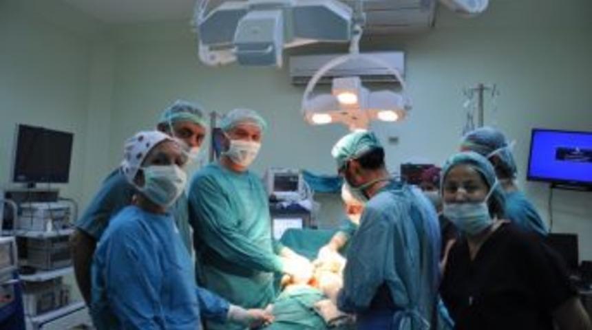 Devlet Hastanesi &Uuml;rolojide İlk Operasyonlara İmza Atıyor