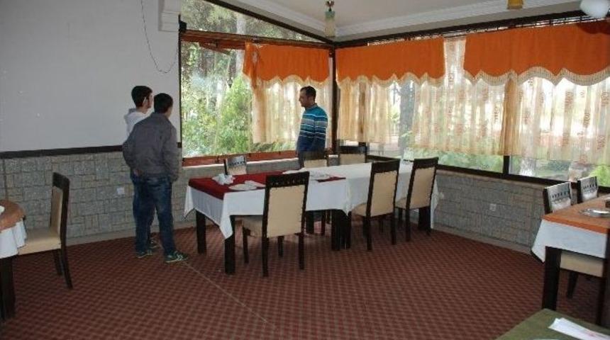 Alemci Hırsızlar Restoran Soydu