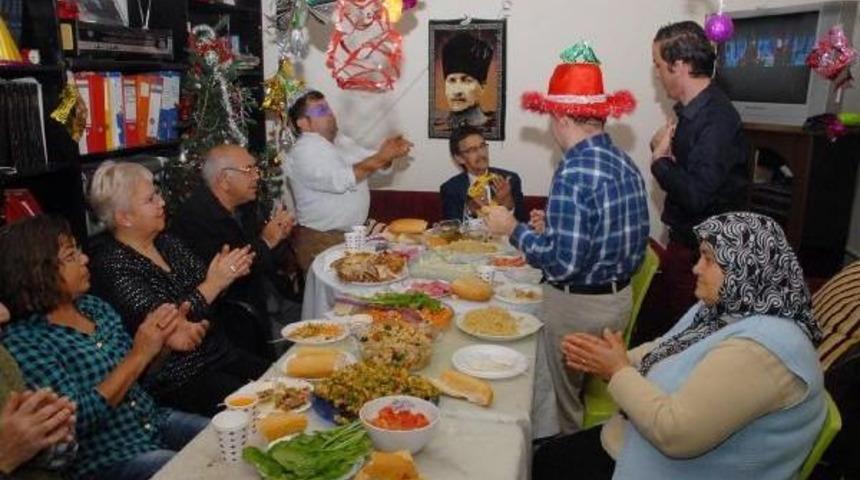 Uğur Acar İle B&ouml;brek Hastaları Yeni Yıla Birlikte Girdi