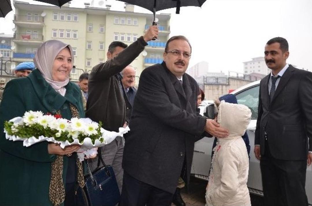 Kayserili Avukattan Y&uuml;ksekova&rsquo;ya Eğitim Yuvası