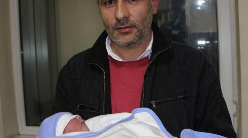 Van&rsquo;da Yeni Yılın İlk Bebeği