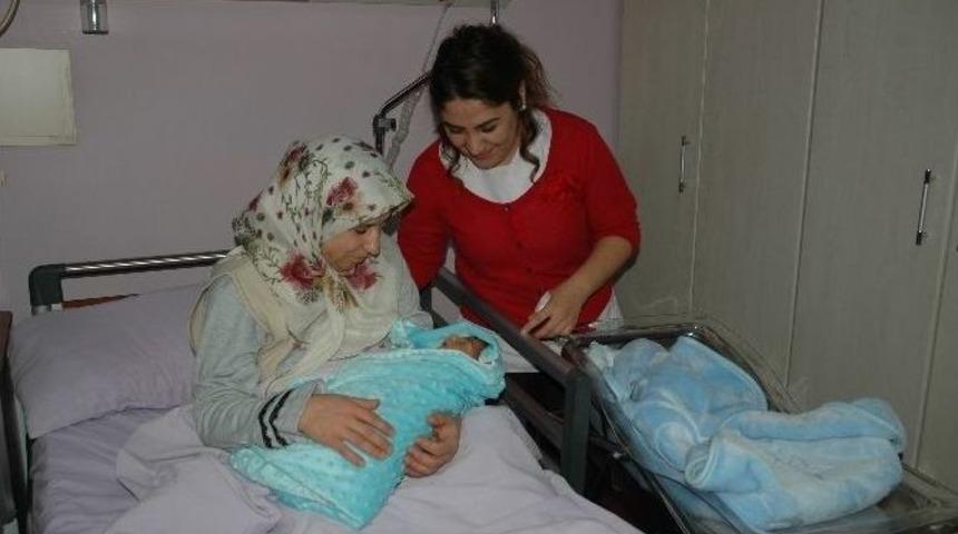 Erzurum&rsquo;da Yeni Yılın İlk Bebeği &rsquo;muhammet Can&rsquo; Oldu