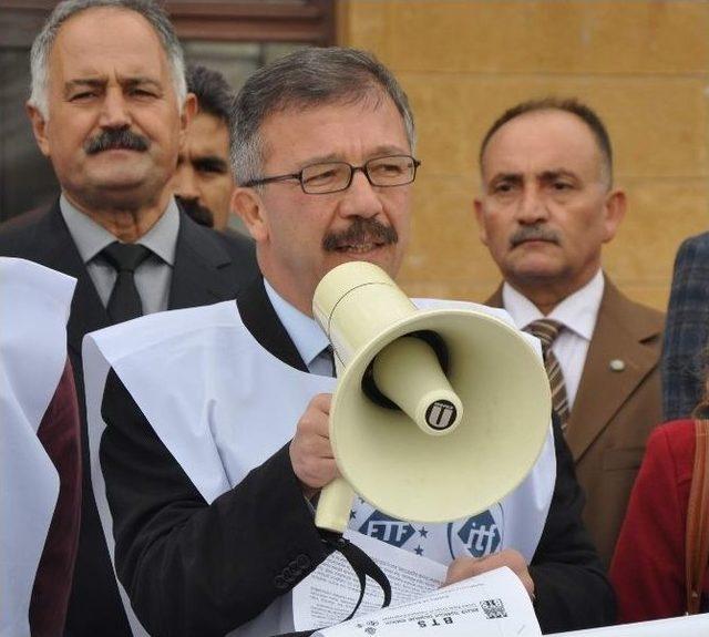 Demiryollarının &Ouml;zelleştirilmesini Protesto Ettiler 1