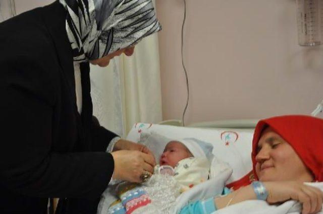 &Ccedil;orum da Yılın  Bebeği 00.03 de D&uuml;nyaya  Geldi 2