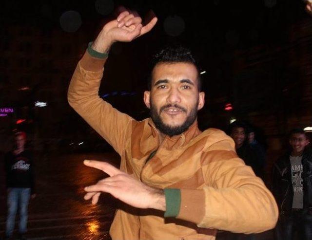 Samsun&rsquo;da M&uuml;lteciler Yeni Yılı Meydanda Kutladı 2