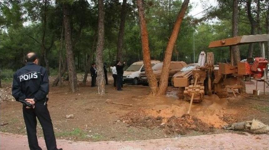 Doğalgaz Borusu Patladı Ara&ccedil;lar &Ccedil;amur İ&ccedil;inde Kaldı