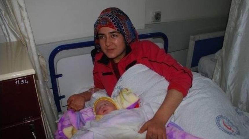 Batman&rsquo;da 2015&rsquo;in İlk Bebeği