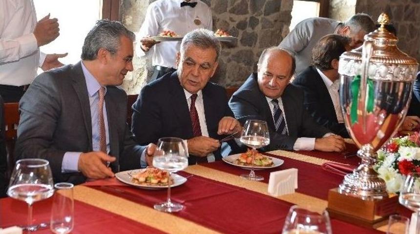 &Ccedil;ifte Şampiyonlara Başkan Dopingi