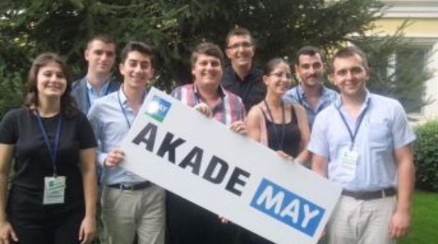&ldquo;akademay&rdquo; İlk Mezunlarını Verdi