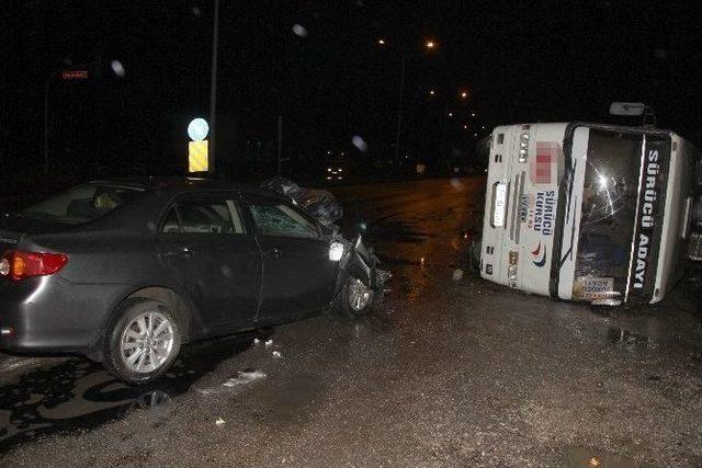 Samsun’da Otomobil Midibüs İle Çarpıştı: 3 Yaralı 1