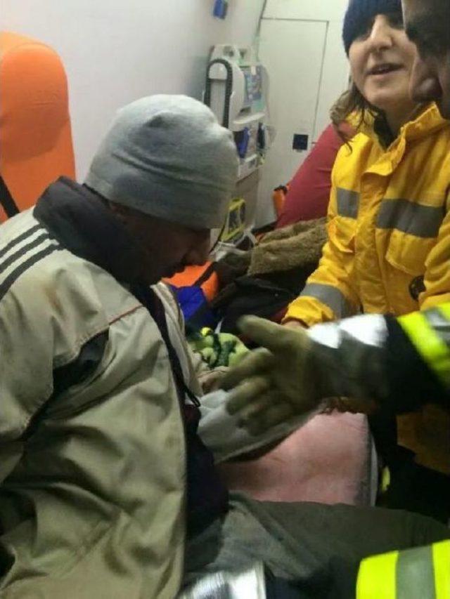 Marmara İl&ccedil;esinde Gemi Yan Yattı (3) 3