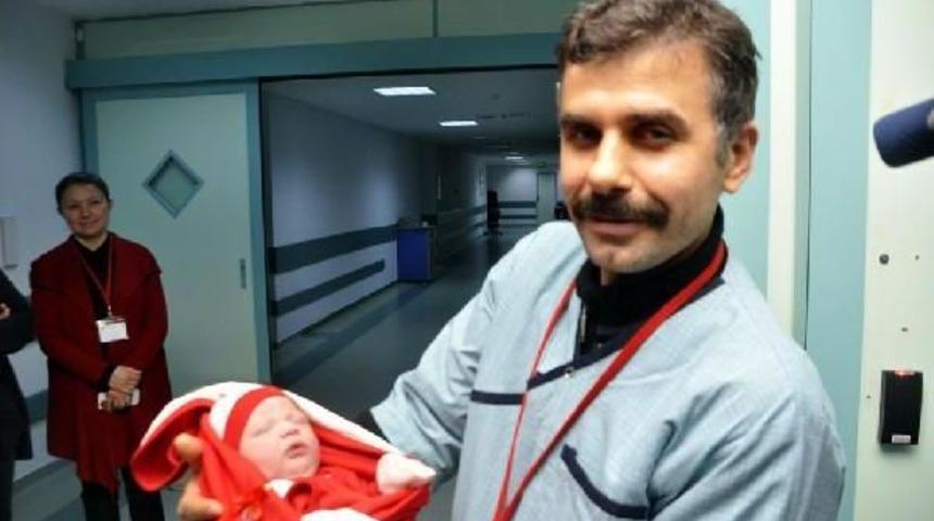 Yeni Yılın İlk Bebeği