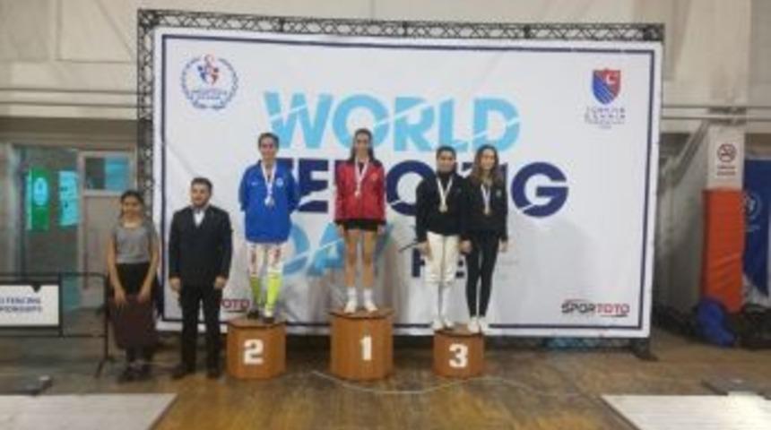 Kağıtsporlu Emine, Ankara&rsquo;dan G&uuml;m&uuml;ş Madalya İle D&ouml;nd&uuml;