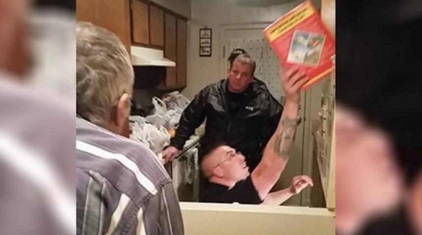 Bir İhbarda Bulunacaktım: Karnım &Ccedil;ok A&ccedil;!