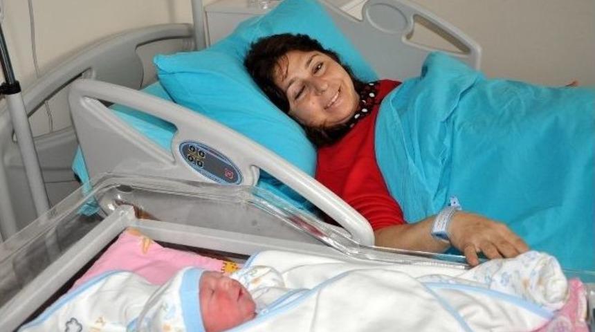 Yozgat&rsquo;ta Yılın İlk Bebeği Sorgun&rsquo;da D&uuml;nyaya Geldi