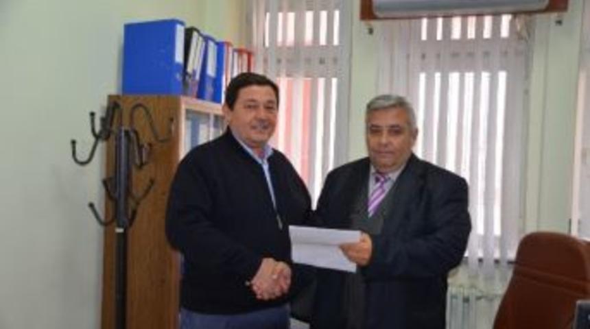 Mustafa Akpınar Mazbatasını Aldı