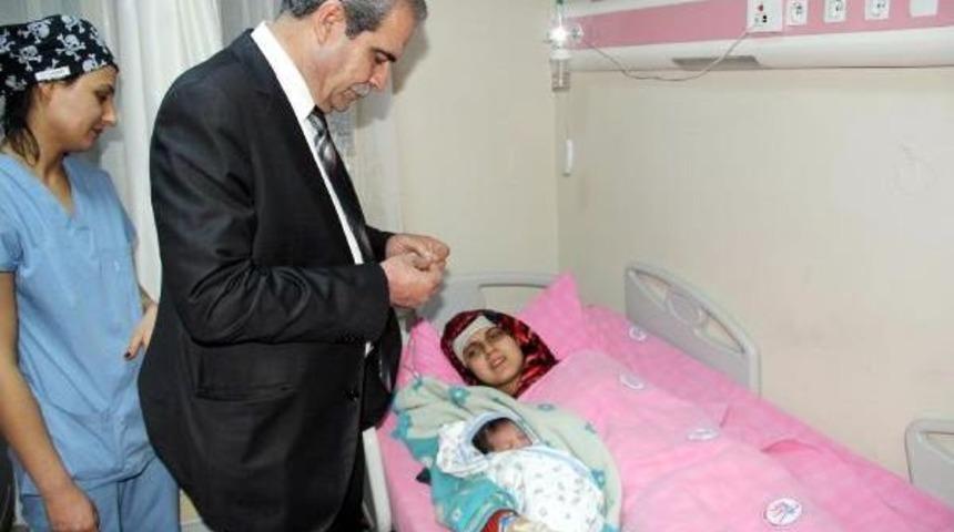 Şanlıurfa'da Yeni Yılın İlk Bebeği Suriyeli, Yetim Doğdu