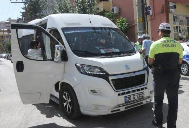 Eskişehir'de Okul Servis Araçlarına Sıkı Denetim