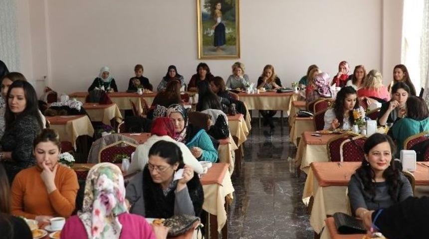 Ar&uuml;gem &Ouml;ğrencilere Destek Olmaya Devam Ediyor