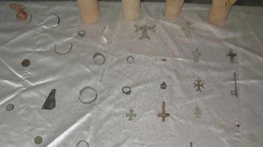 Roma Dönemine Ait 86 Parça Tarihi Eser Ele Geçirildi