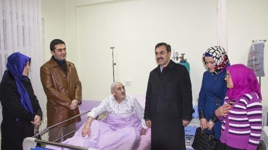 Yılbaşını Hastanede Ge&ccedil;irdiler