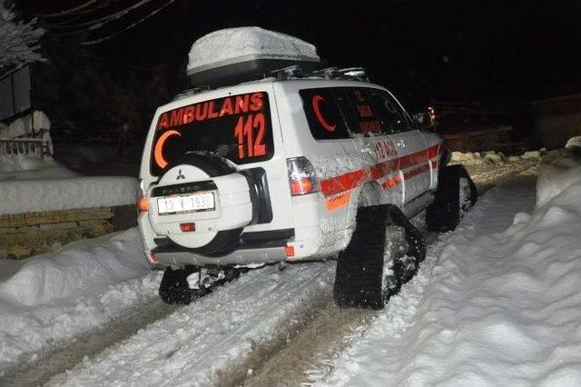 Dursunbey’de Paletli Ambulans Hastaların Yardımına Koşuyor