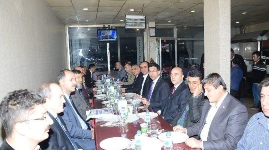 Başhekim Ve Arkadaşlarına Veda Yemeği