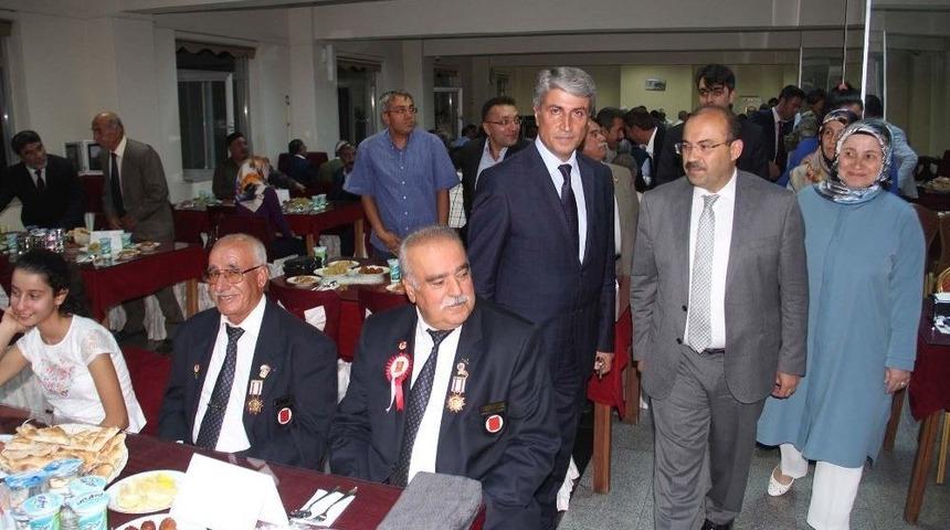 Vali Ustaoğlu Gazilerle Bir Araya Geldi