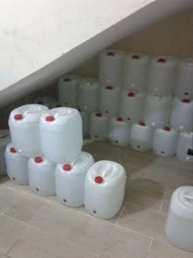 2 Bu&ccedil;uk Ton Sahte Rakı Ele Ge&ccedil;irildi 1