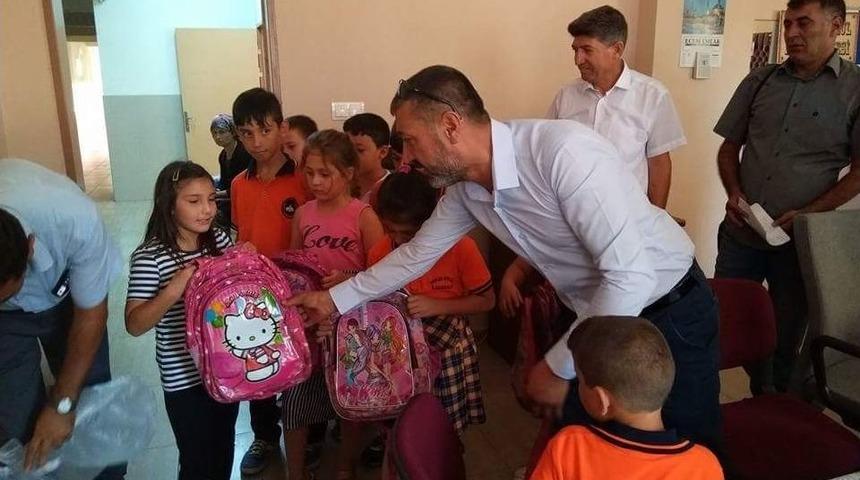 Burhaniye&rsquo;de &Uuml;lk&uuml; Ocakları&rsquo;ndan &Ouml;ğrencilere Anlamlı Hediye