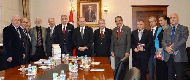 Başbakan Yardımcısı Akdoğan, Gazeteciler Cemiyeti &Uuml;yelerini Kabul Etti 1