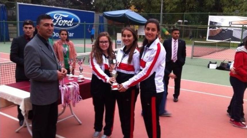 Kort Tenisinde İl Birinciliği