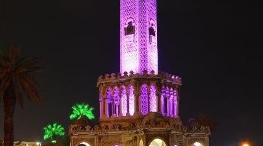 İzmir Saat Kulesi&rsquo;ne Mor Renk De Yakıştı
