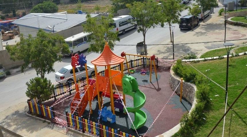 Ke&ccedil;ilik&ouml;yl&uuml; &Ccedil;ocukları Sevindiren &Ccedil;alışma